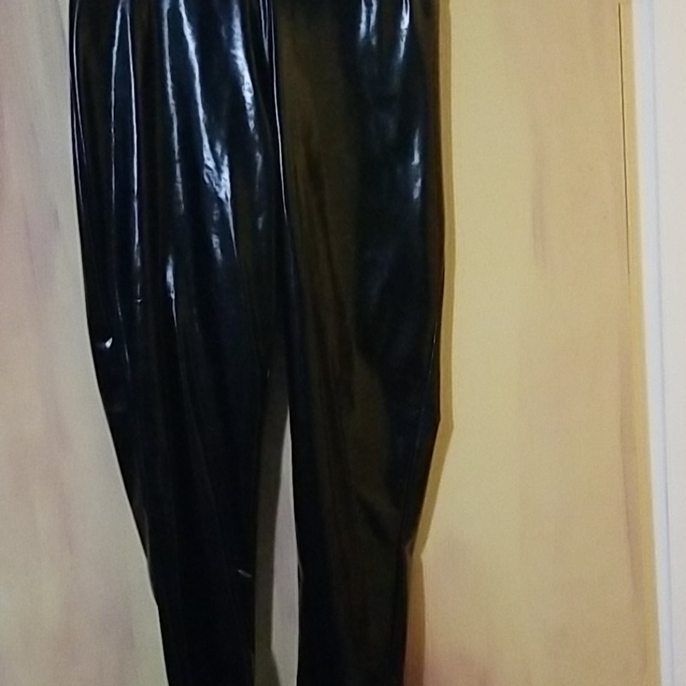 Liquid leather leggings. Black